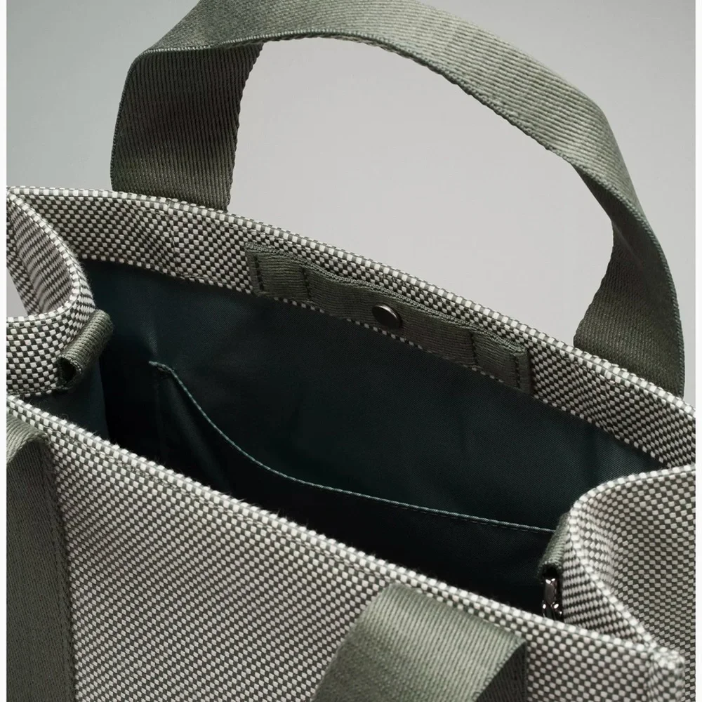 Lululemon Two-Tone Canvas Tote Bag *Mini 4.5L (New no tags)